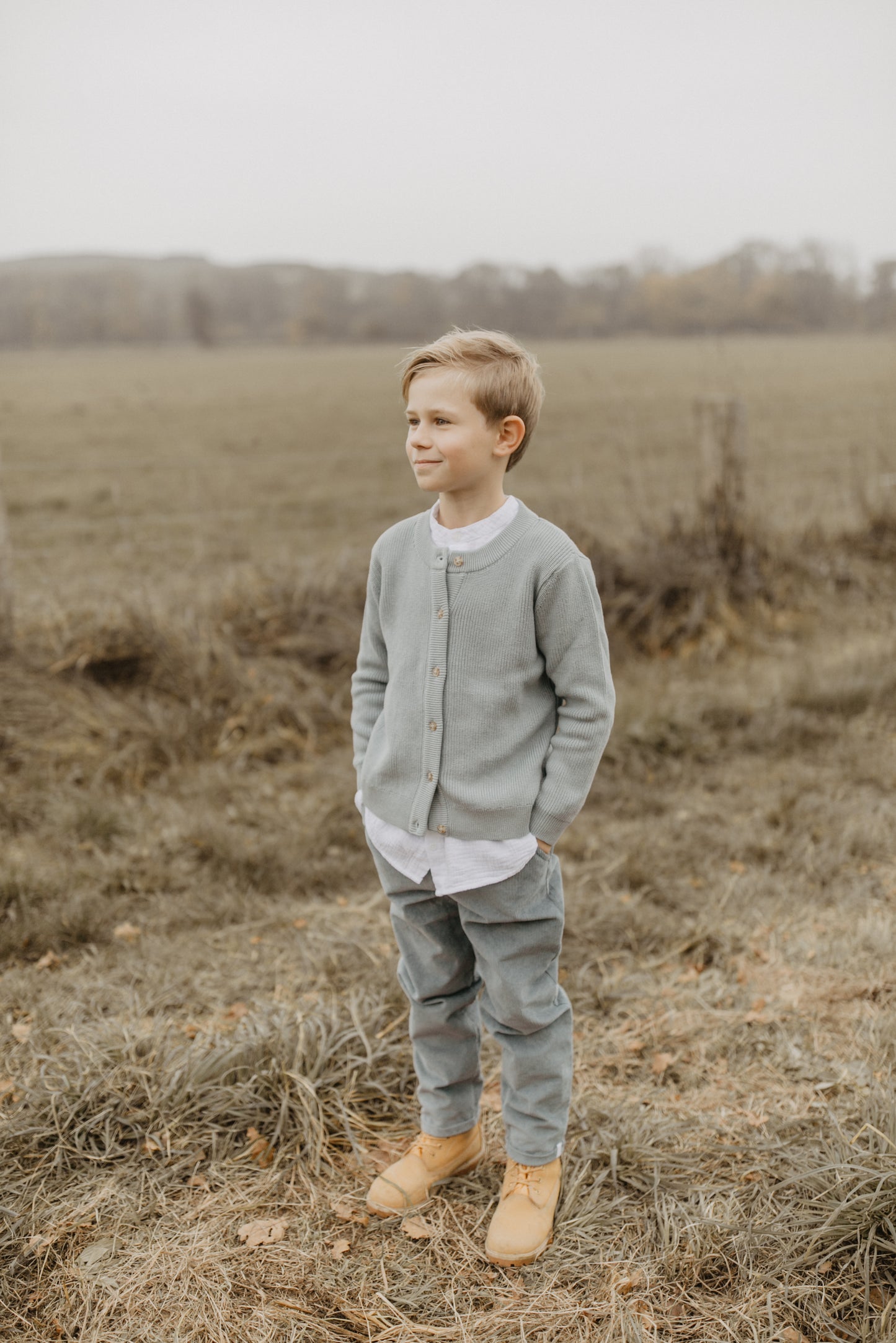 Leevje Cordhose mit Ziernähten