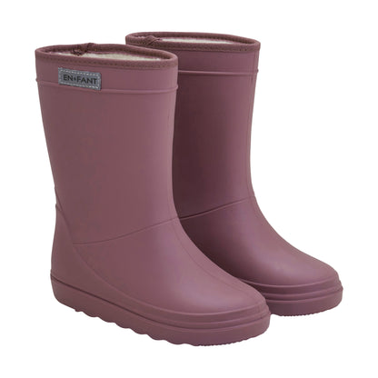 En Fant gefütterte Gummistiefel