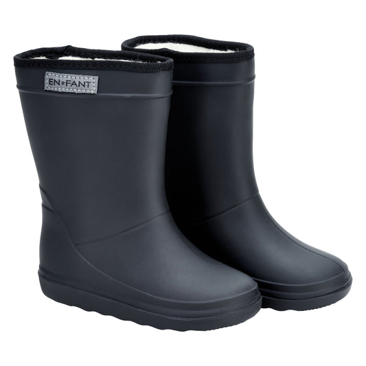 En Fant gefütterte Gummistiefel