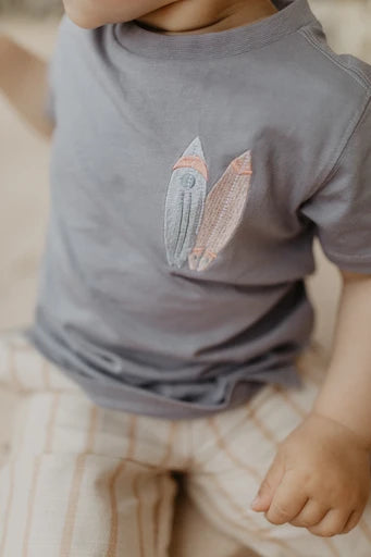 Leevje T-shirt „Surfboards“