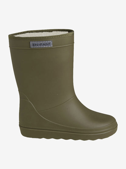 En Fant gefütterte Gummistiefel
