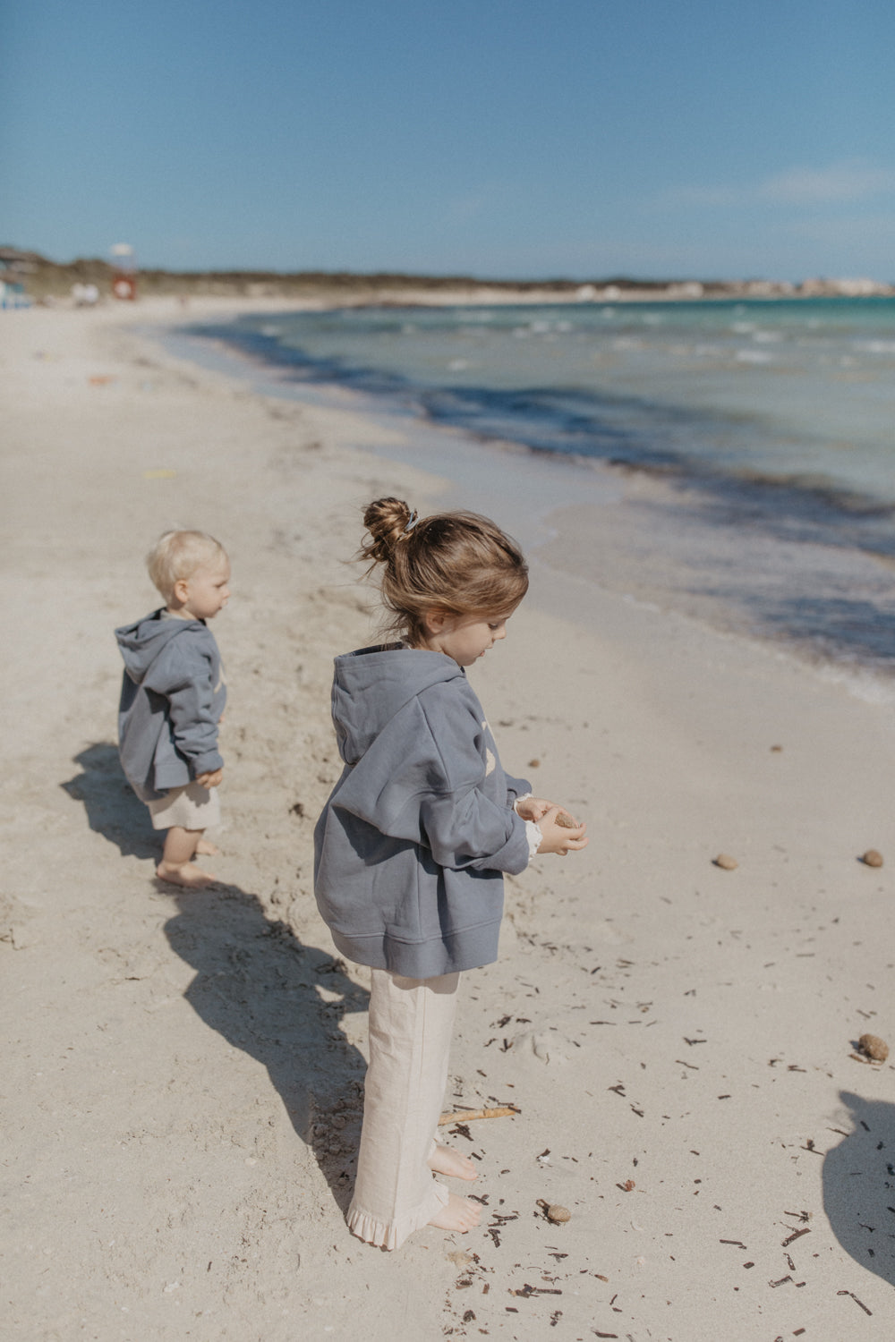 Leevje Hose mit ausgestelltem Bein in "Linen Optic"