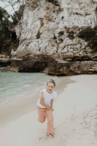 Leevje Hose mit ausgestelltem Bein in "Linen Optic"