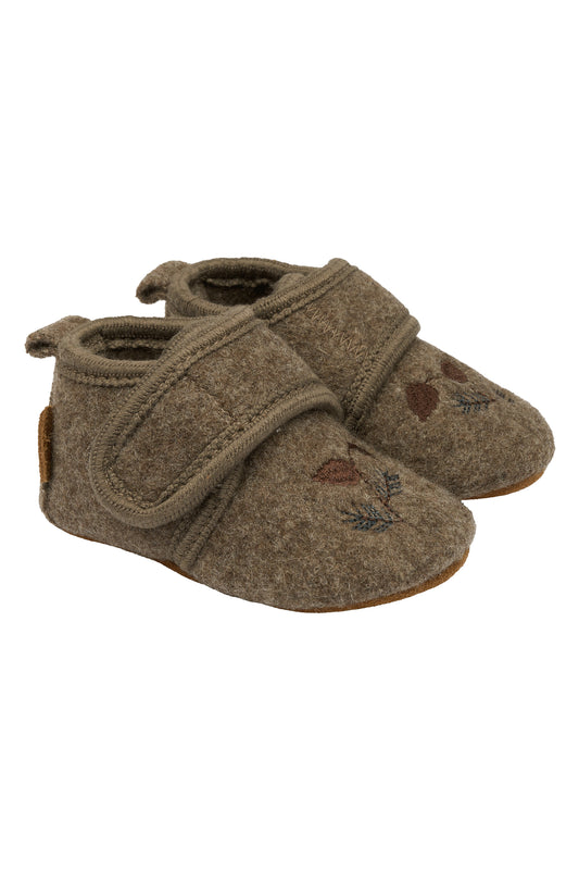 PomPom Hausschuhe aus Wolle mit Muster