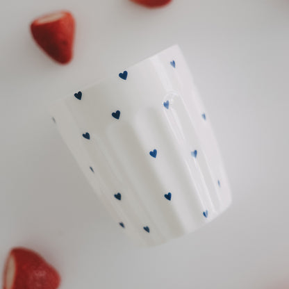 Eulenschnitt Becher kleine Herzen dunkelblau