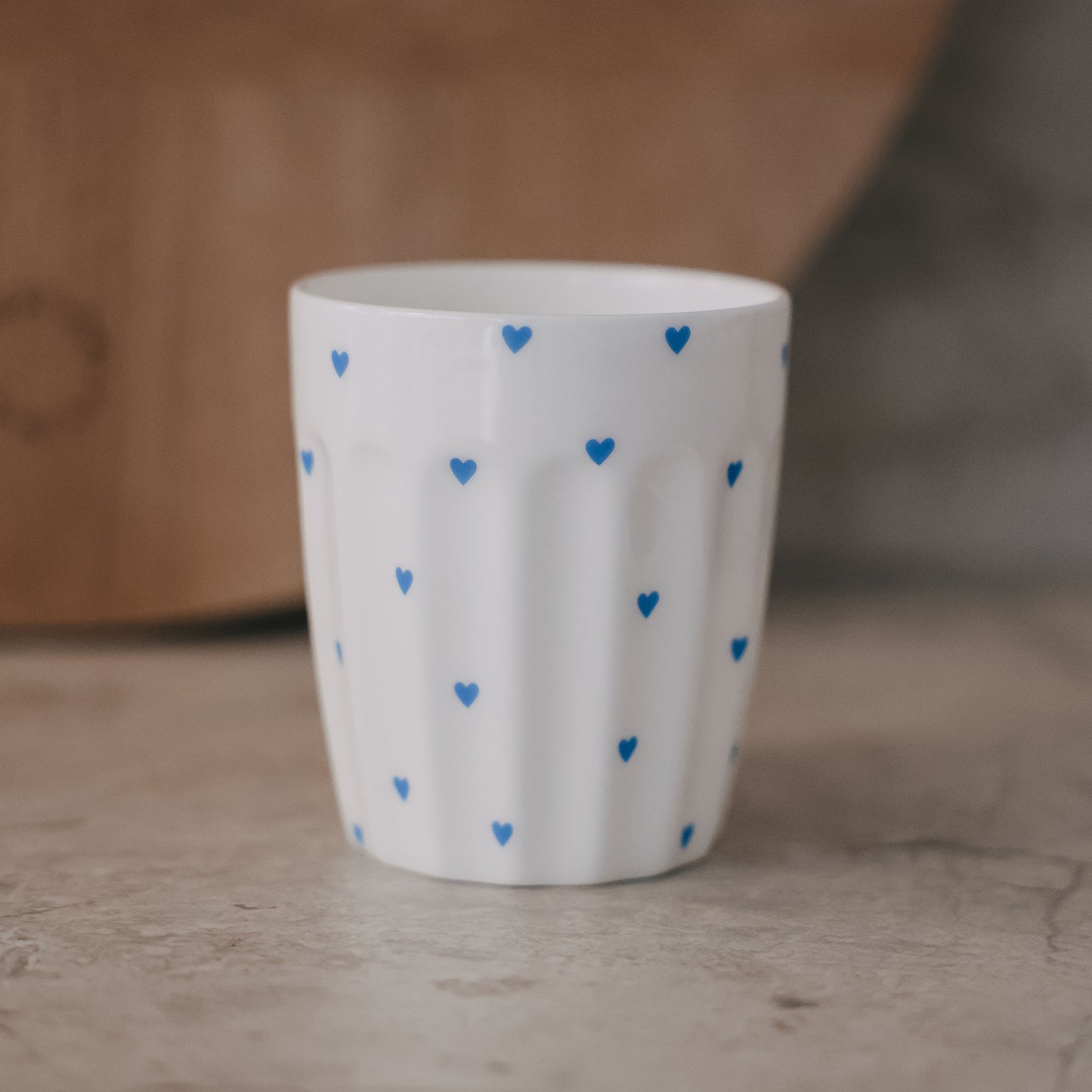 Eulenschnitt Becher kleine Herzen hellblau