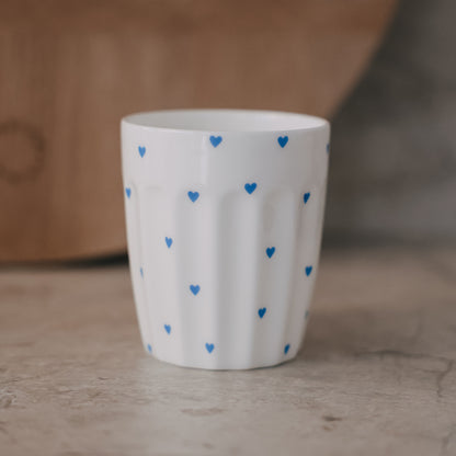 Eulenschnitt Becher kleine Herzen hellblau