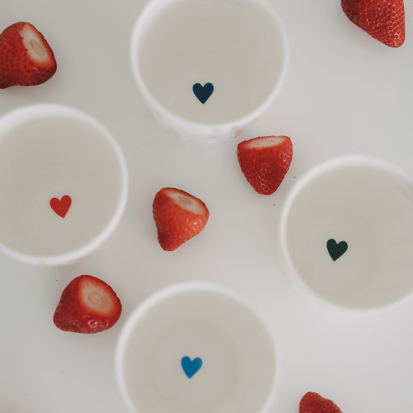 Eulenschnitt Becher kleine Herzen hellblau