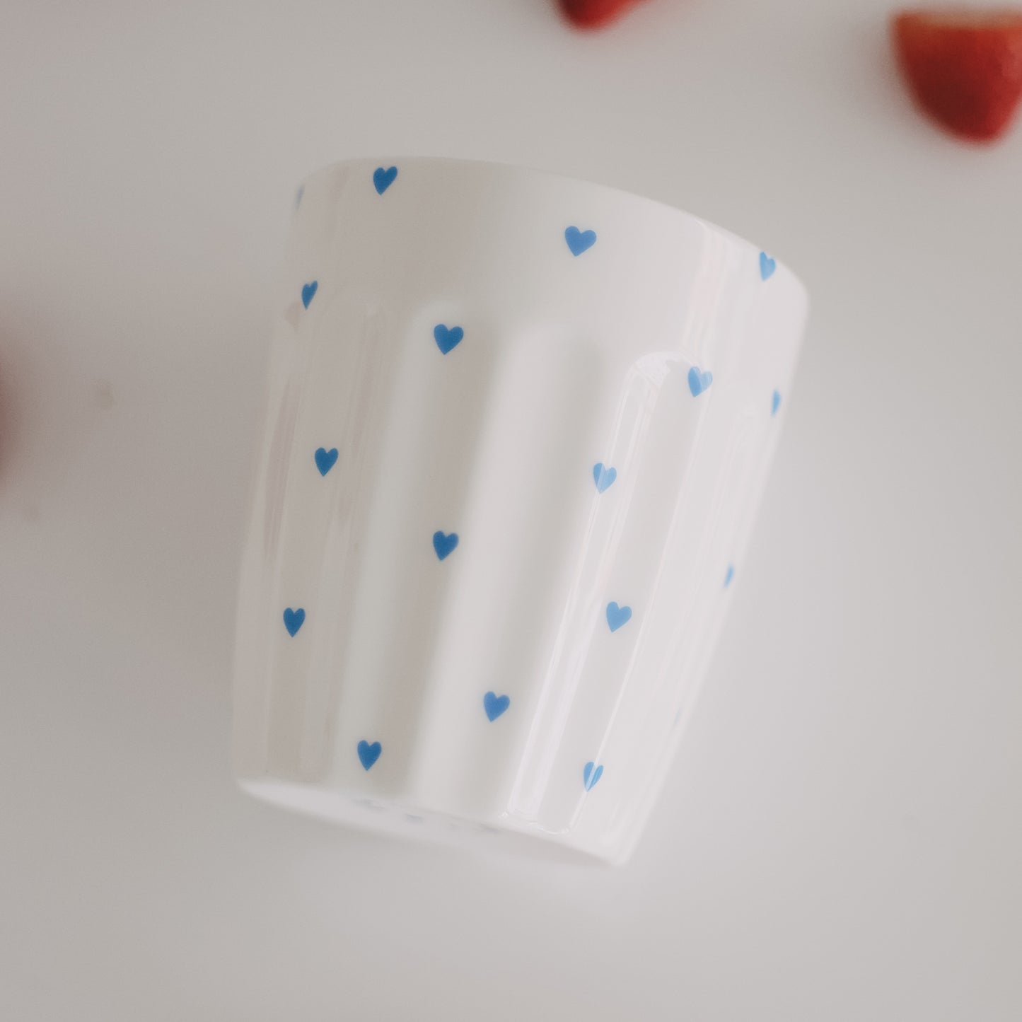Eulenschnitt Becher kleine Herzen hellblau
