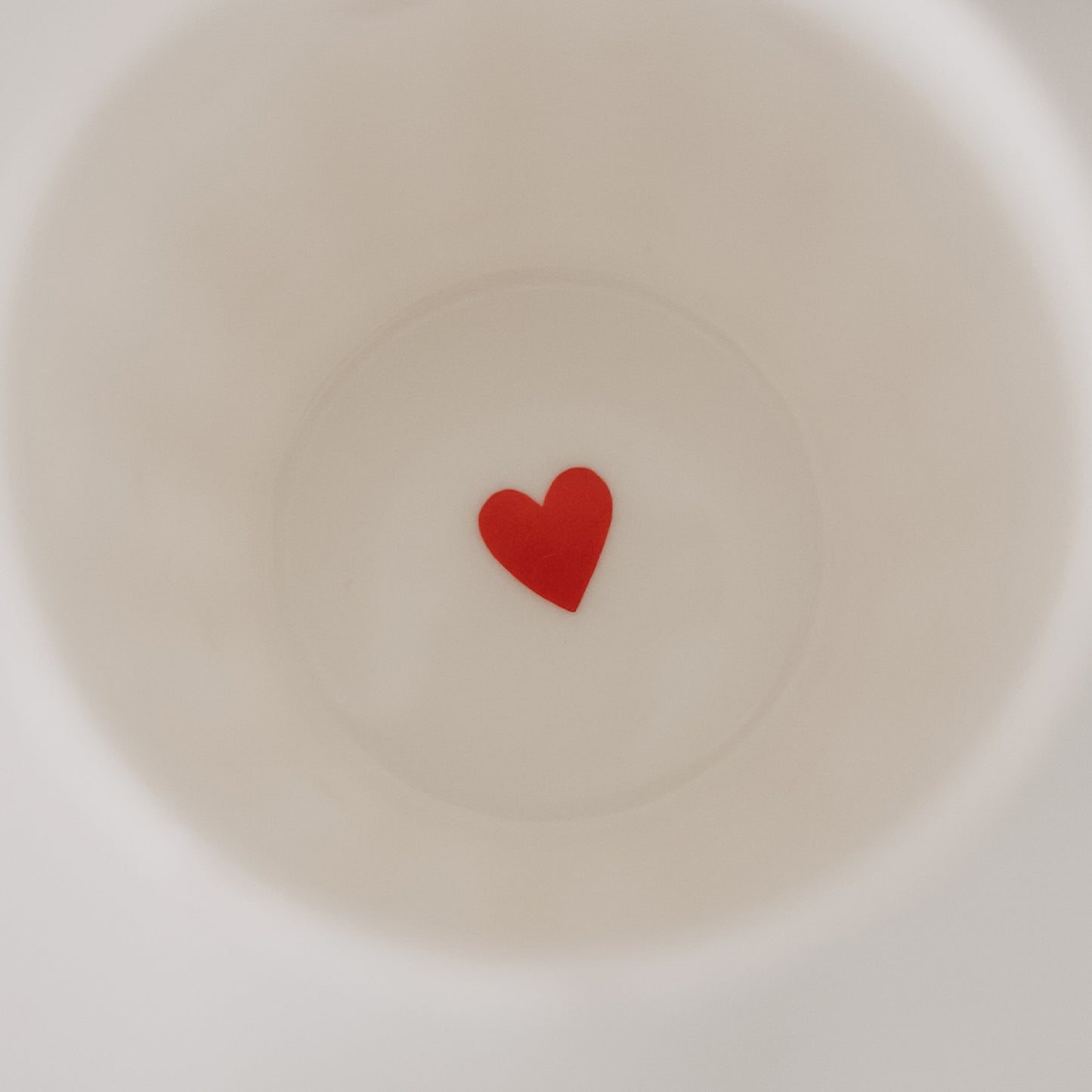 Eulenschnitt Becher kleine Herzen rot