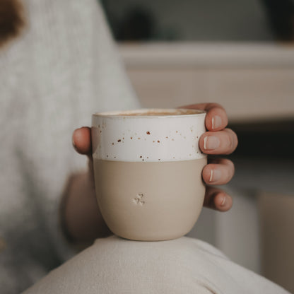 Eulenschnitt Kleiner Becher "Kleine Herzen"
