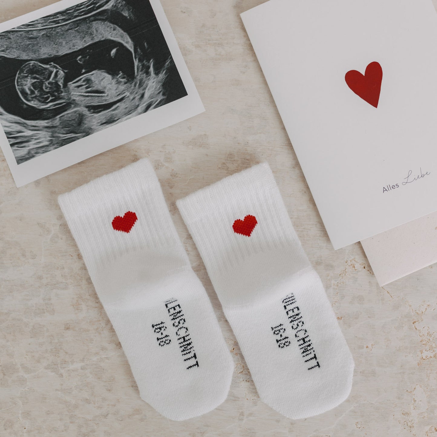 Eulenschnitt Baby Socken "Herz rot"