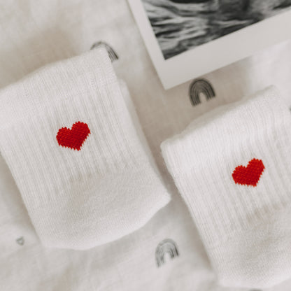 Eulenschnitt Baby Socken "Herz rot"