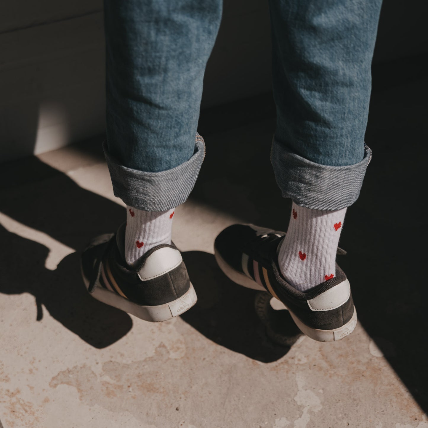 Eulenschnitt Socken Allover Herzen rot
