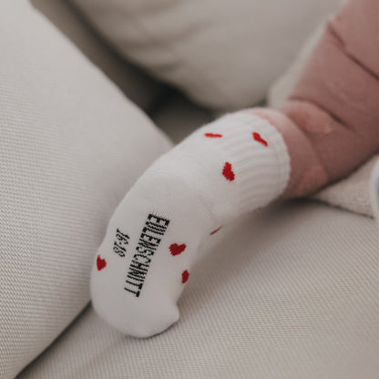 Eulenschnitt Baby Socken "Allover Herzen rot"