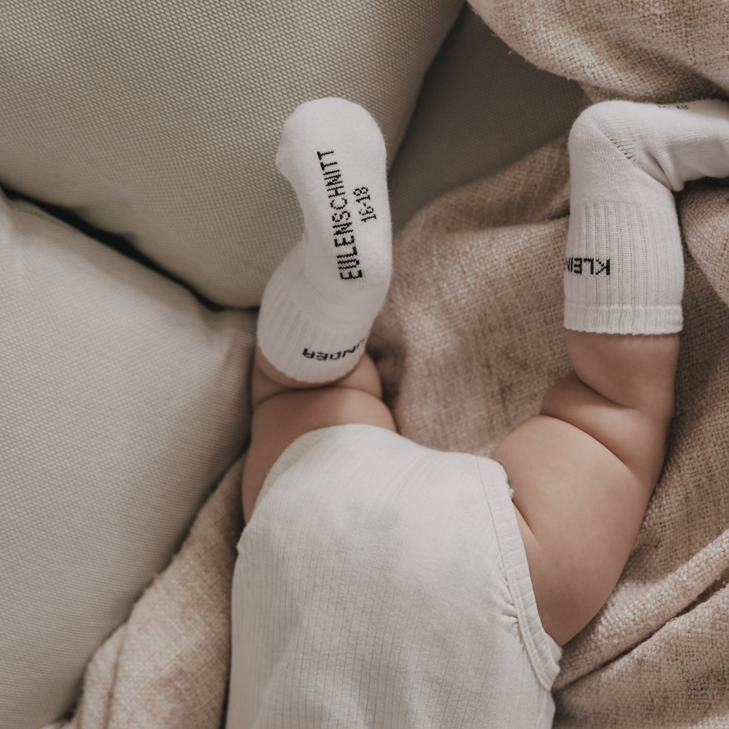 Eulenschnitt Baby Socken "Kleines Wunder"